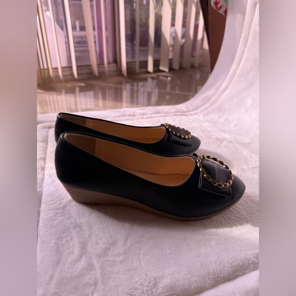 Fenghonseson black flats with gemmed buckles 39 (US 7.5 circle golden design - Picture 5 of 15